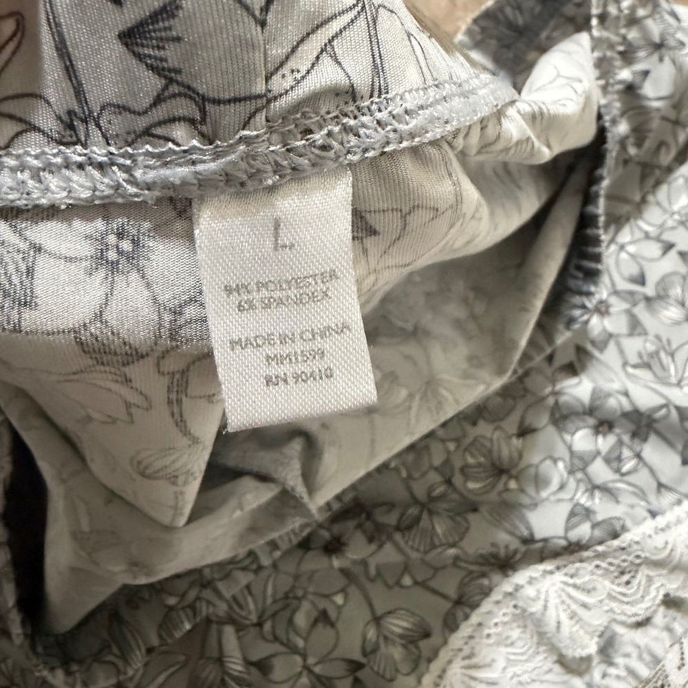 Floral Lace Trim Pajama Shorts Gray White Sleep Bottoms Size L - Picture 2 of 3
